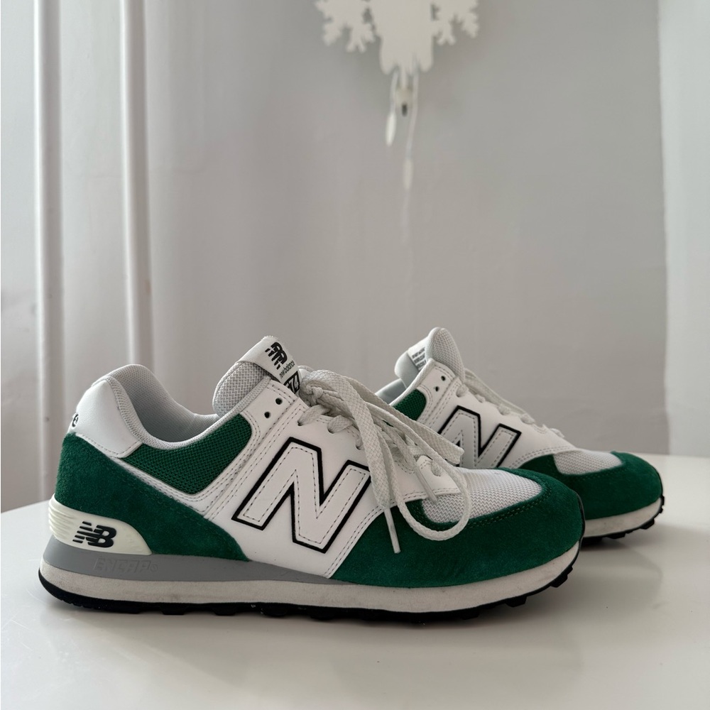 New Balance 574 Size 8.5 Green and White Shoes